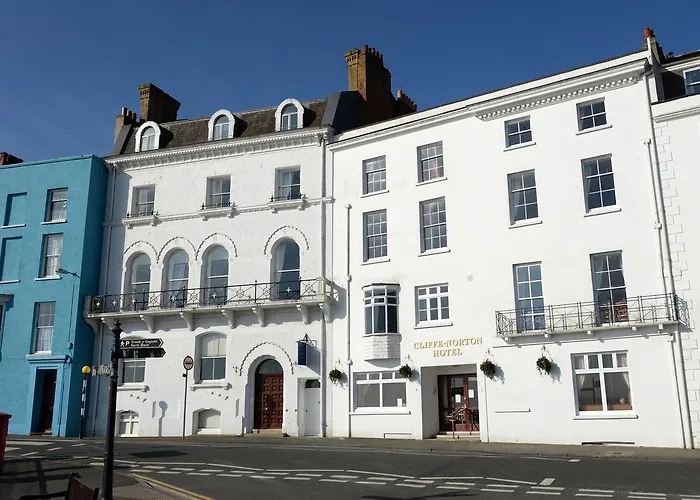 Discover the Charm of Tenby Town Centre Hotels: Your Ideal Accommodations in Tenby, UK